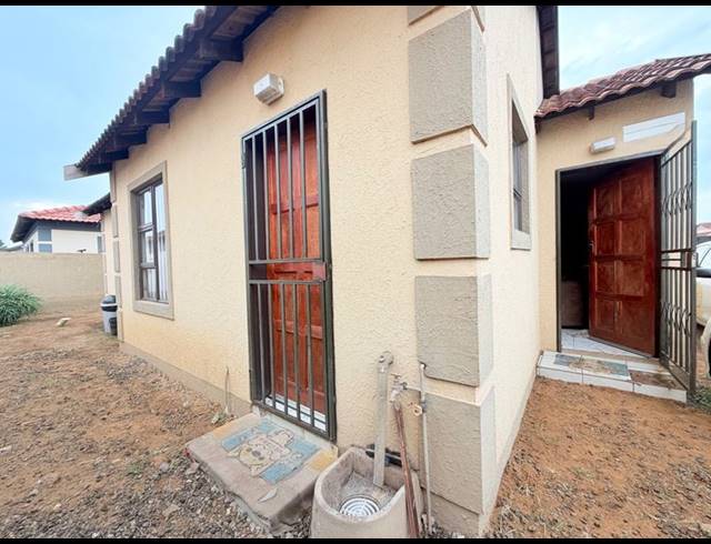 3 BEDROOM HOUSE FOR SALE IN VANDERBIJLPARK CE 3